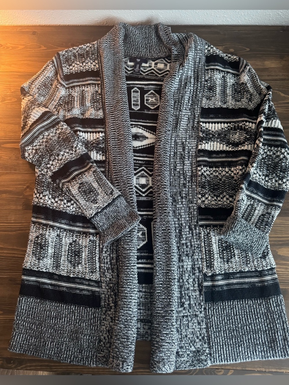 GAP Gray & Black Patterned Open-Front Women's Cardigan
